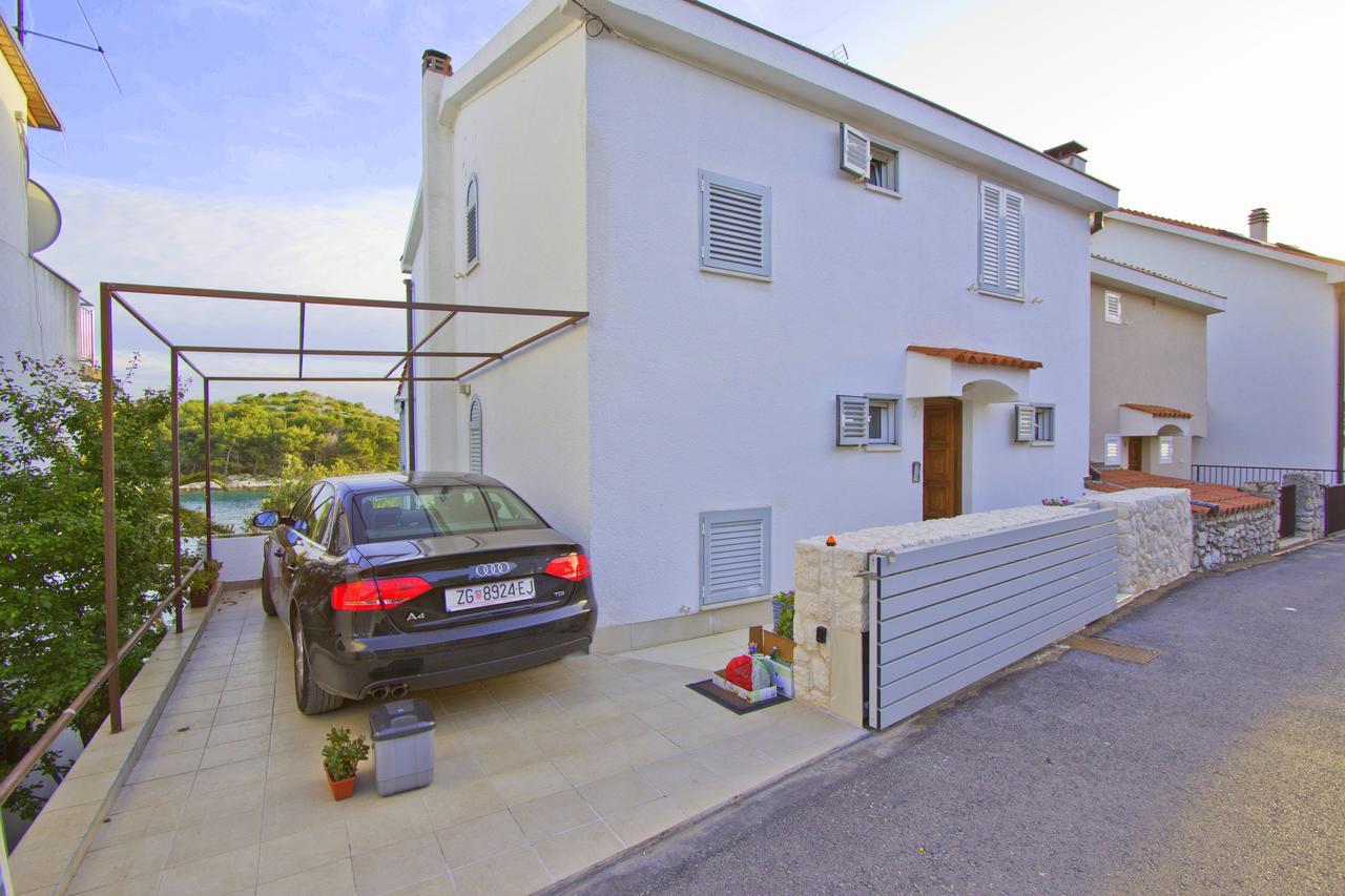 Casa Mano Tribunj With Beach Екстериор снимка
